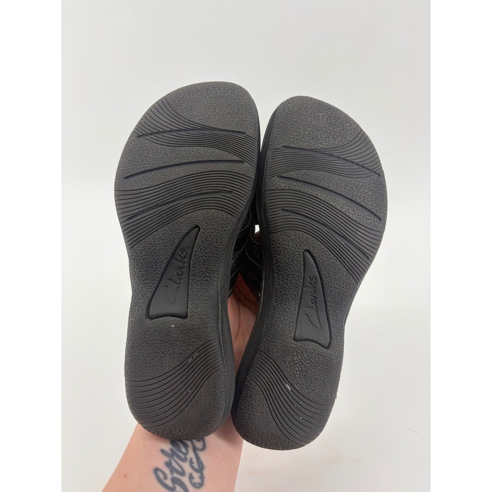 Clarks Womens 7 Black Cloudsteppers Flip Flop Sandals Patent Adjustable Strap - Picture 5 of 7